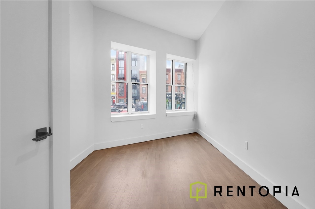 379 South 1st Street - Photo 3