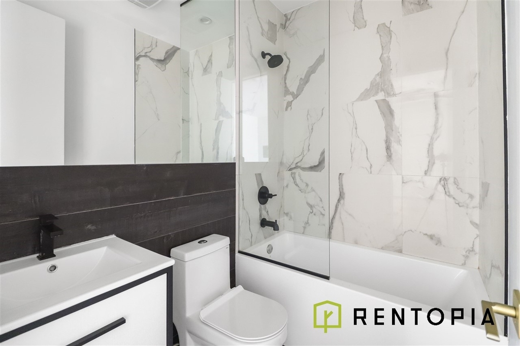 61 Montrose Avenue - Photo 4
