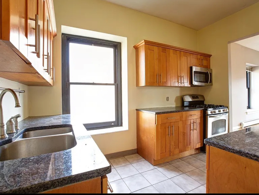 259 Lenox Avenue - Photo 2