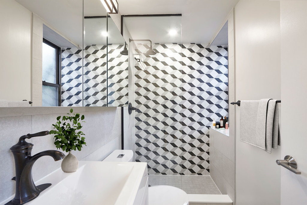 236 W 10th Street - Photo 1