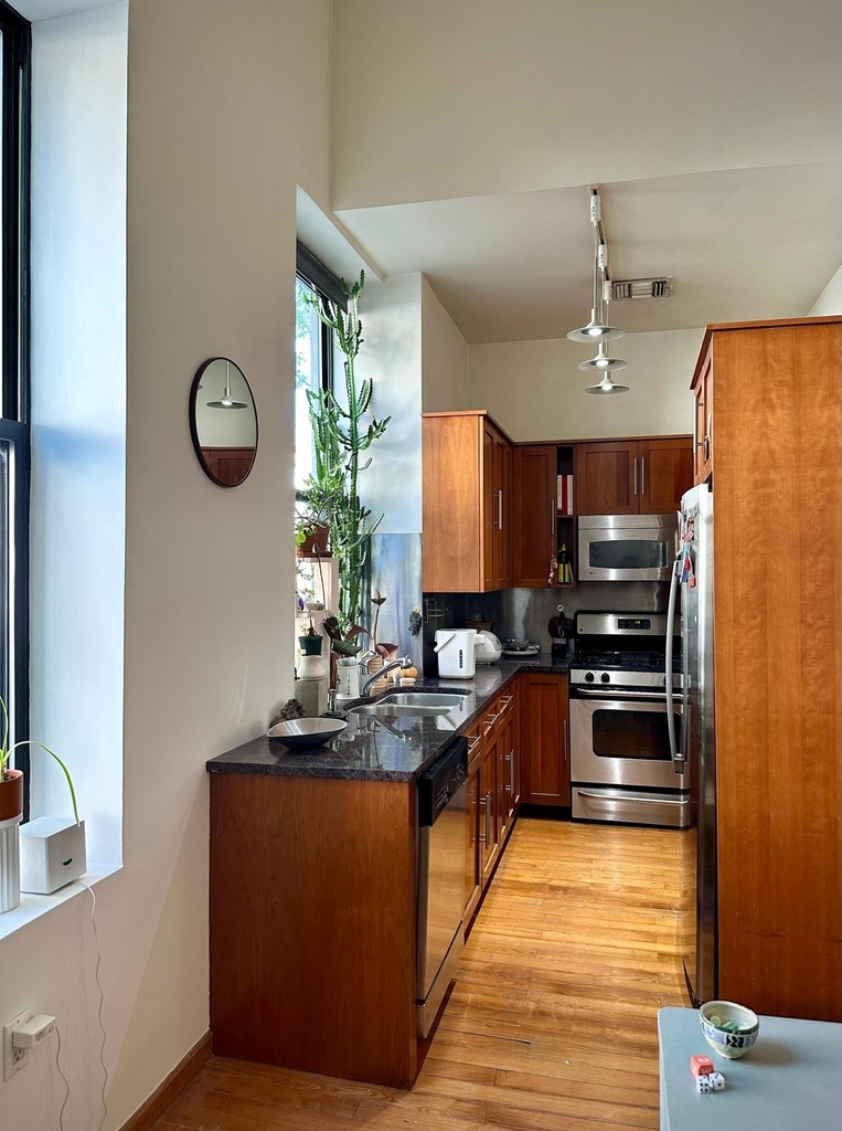 88 Meserole Avenue - Photo 0