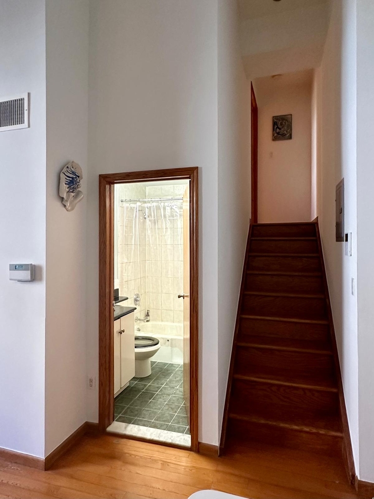 88 Meserole Avenue - Photo 4
