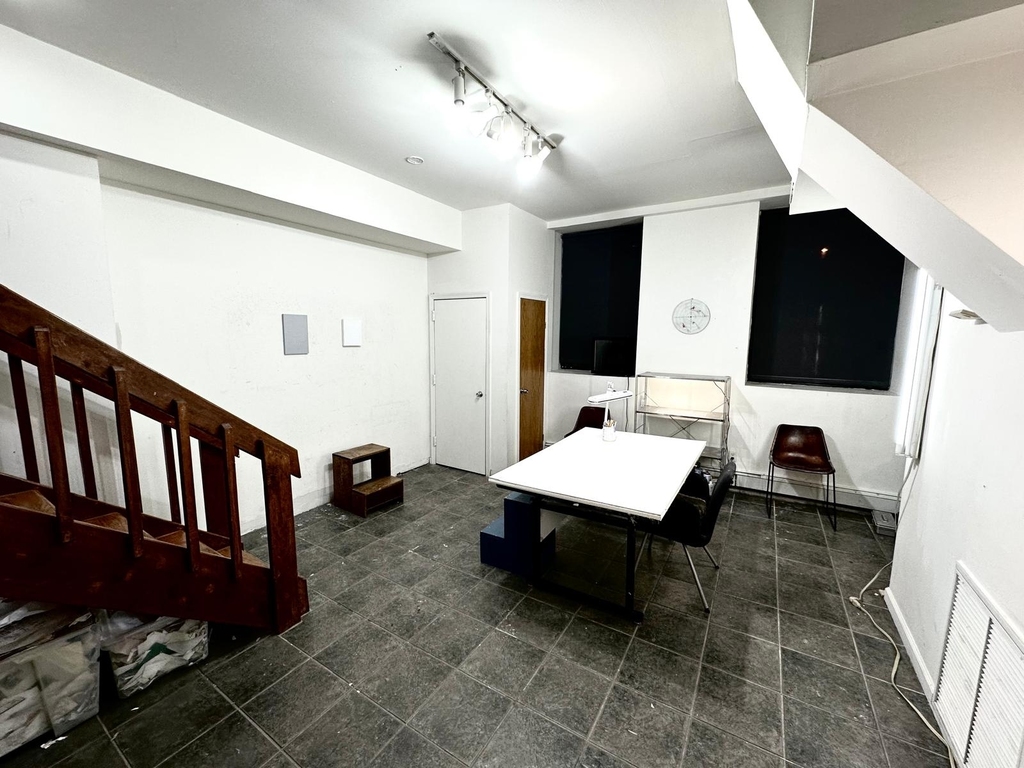 88 Meserole Avenue - Photo 6