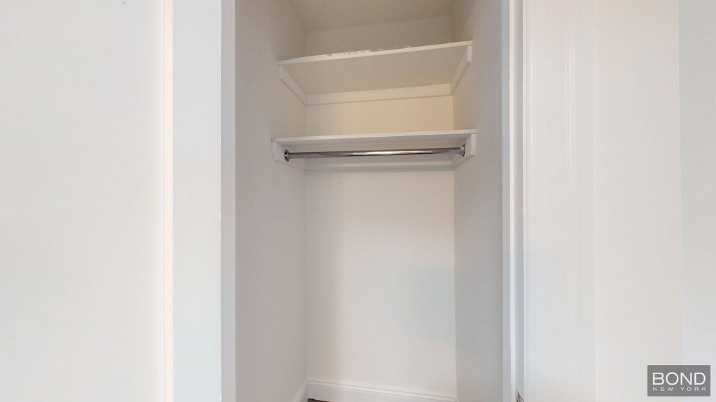East 65th Street - Photo 2