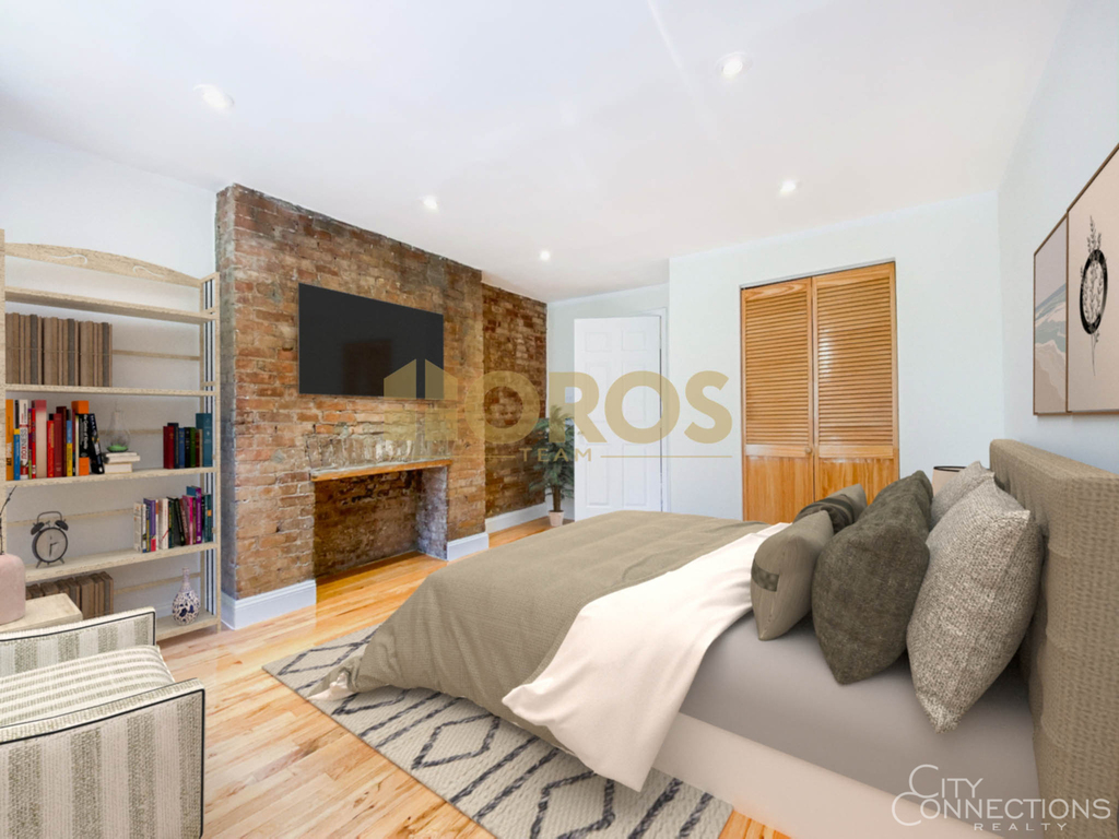 335 East 10th Street - Photo 6