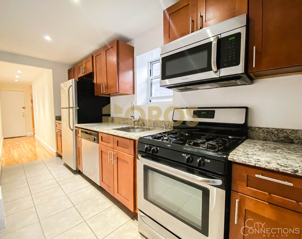 335 East 10th Street - Photo 11