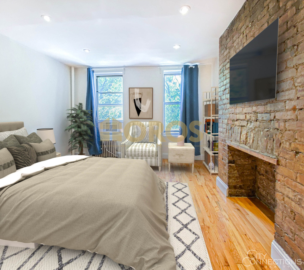 335 East 10th Street - Photo 4
