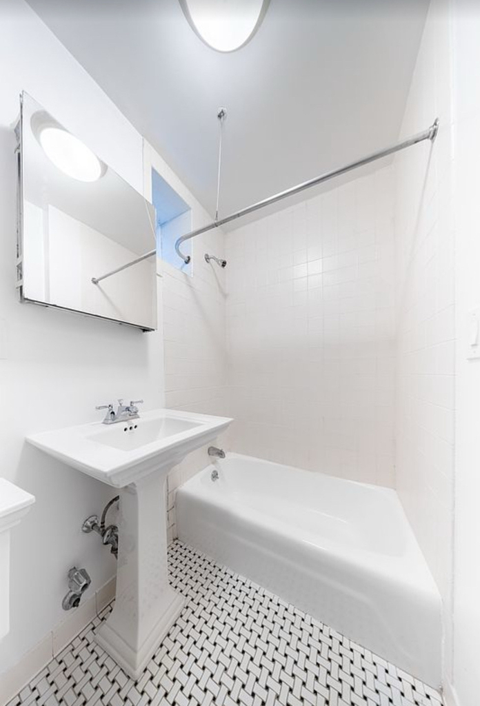 West 11th Street - Photo 3