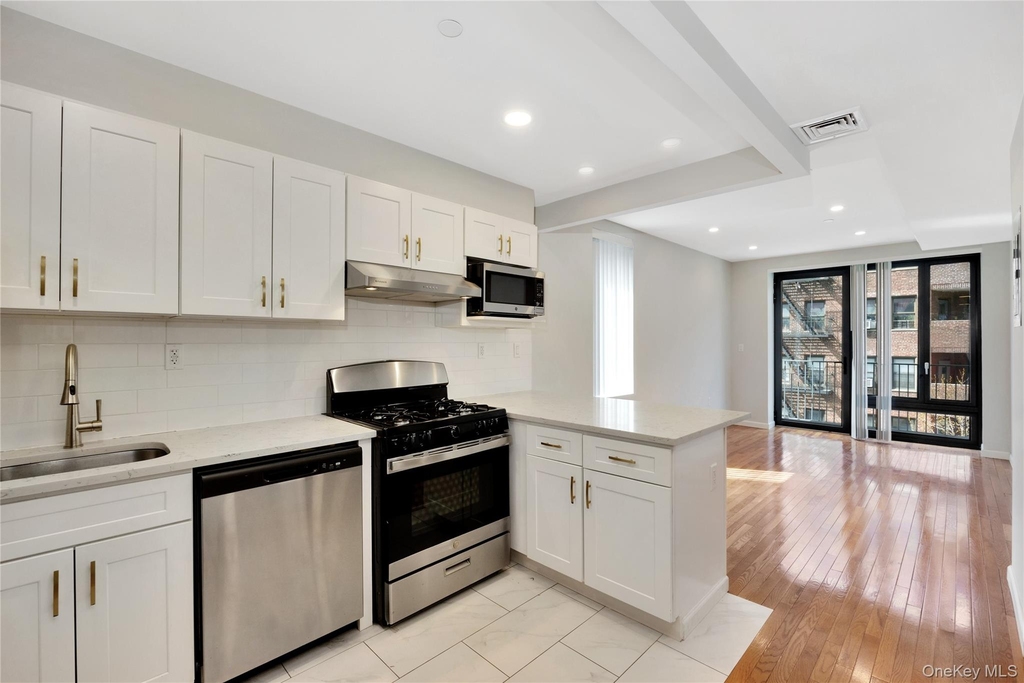 89th Avenue - Photo 2