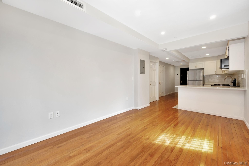 89th Avenue - Photo 12