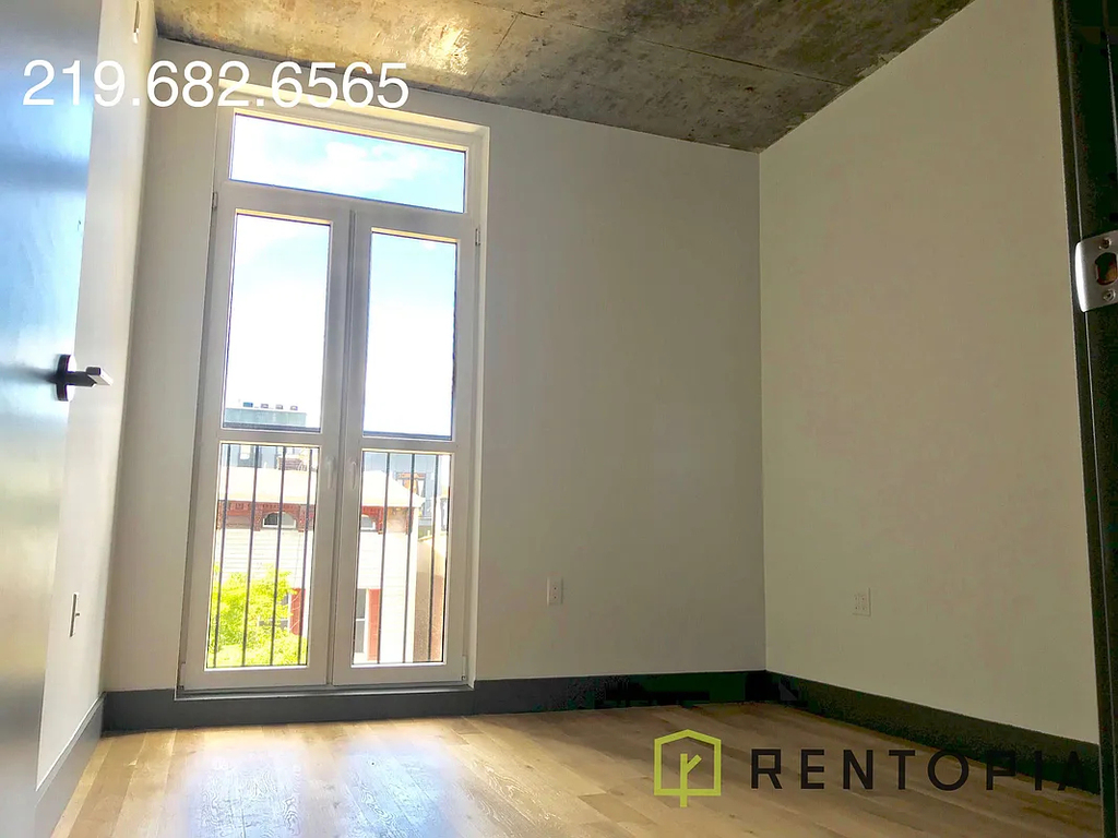 340 Evergreen Avenue - Photo 4