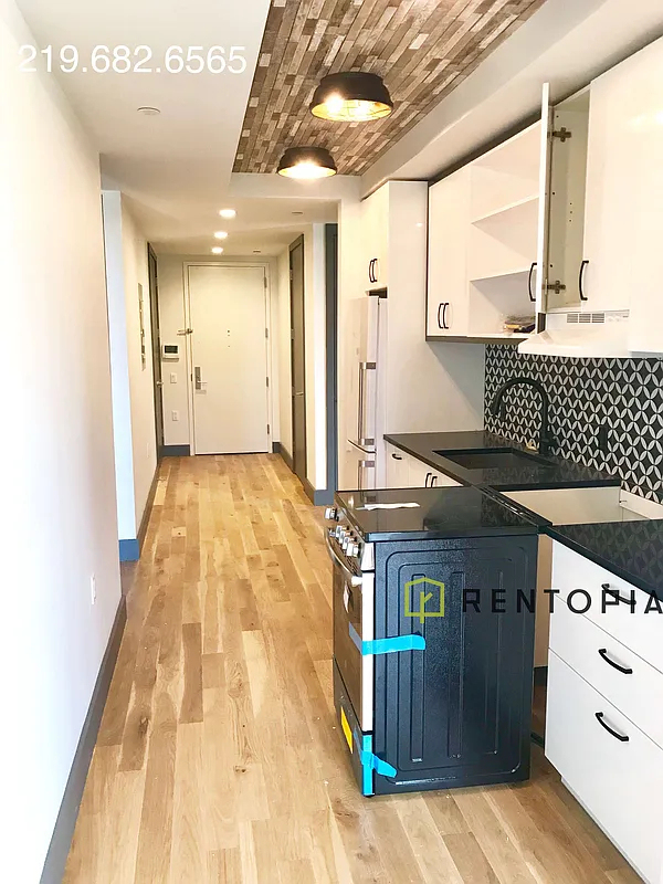 340 Evergreen Avenue - Photo 0
