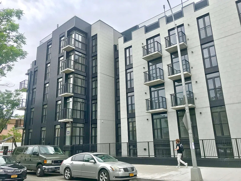 340 Evergreen Avenue - Photo 10