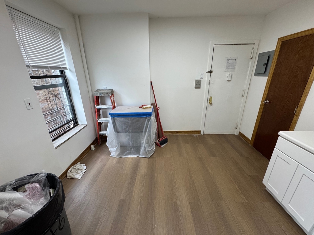 2248 1st Avenue - Photo 2