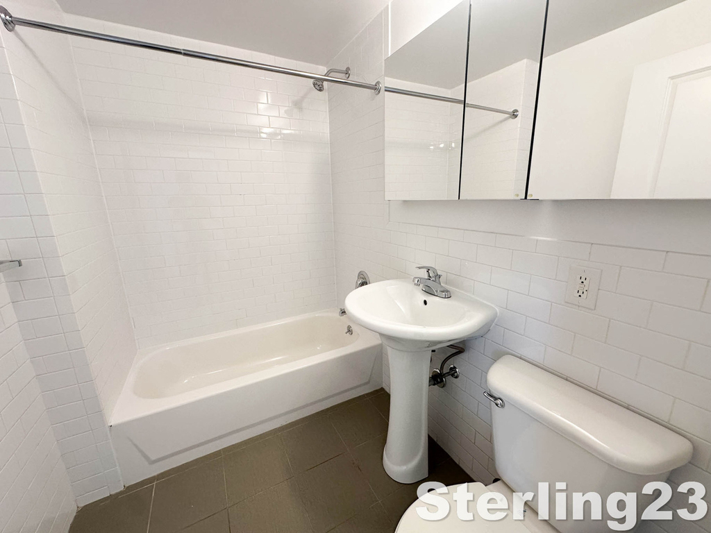 31-72 31st Street - Photo 9
