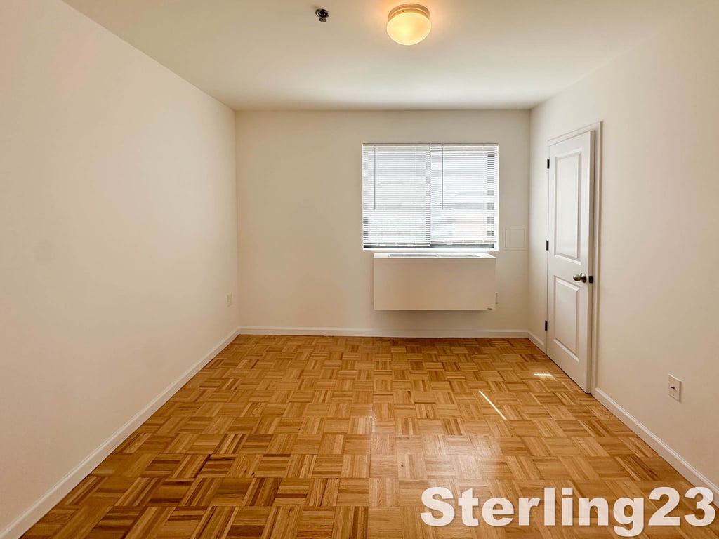 31-72 31st Street - Photo 5