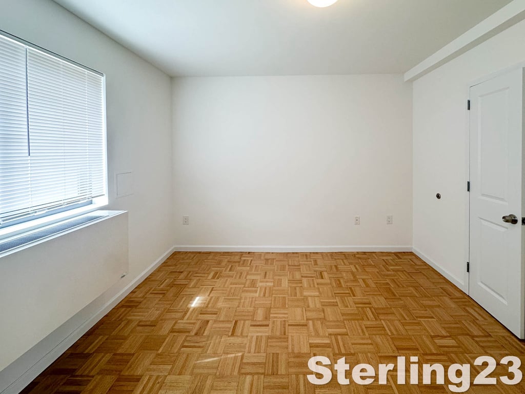 31-72 31st Street - Photo 10