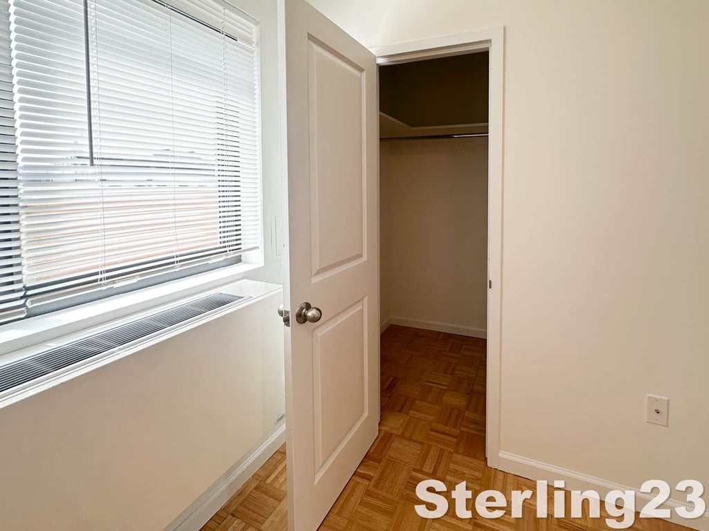 31-72 31st Street - Photo 6