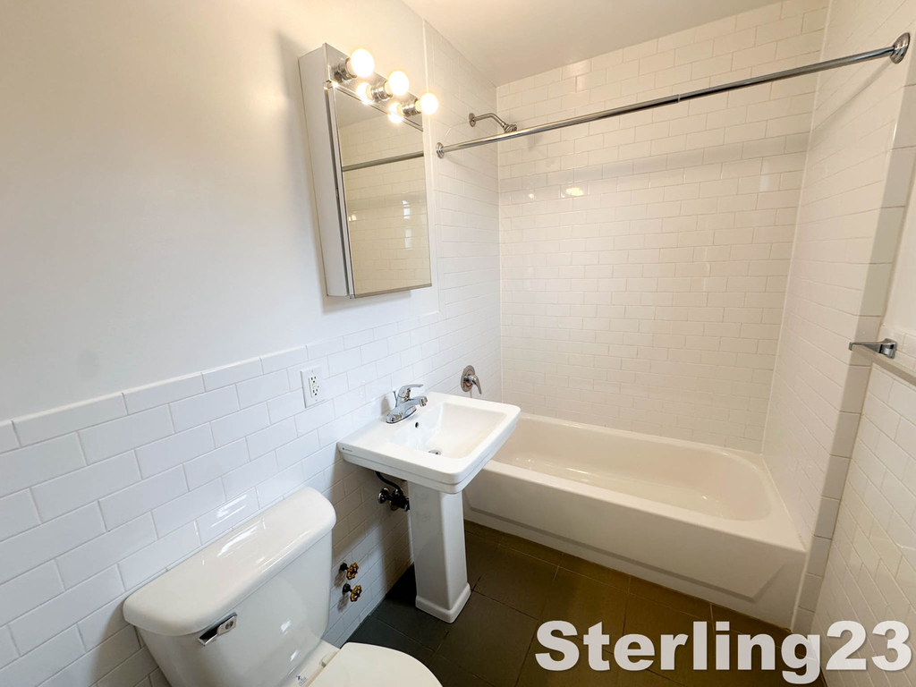 31-72 31st Street - Photo 12