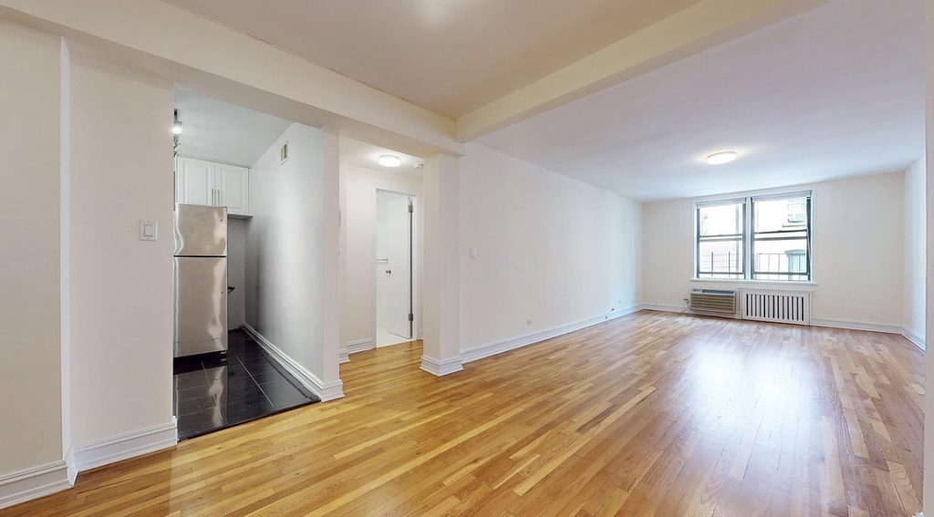 West 13th Street - Photo 0