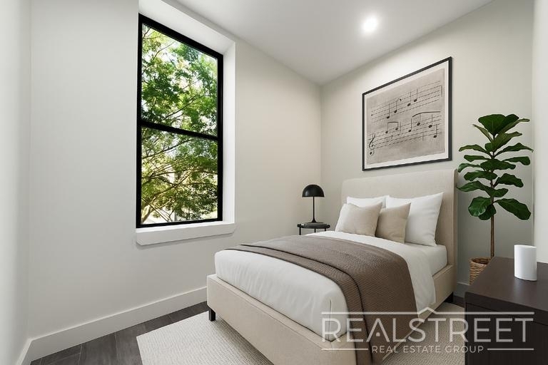 697 Dekalb Ave - Photo 2
