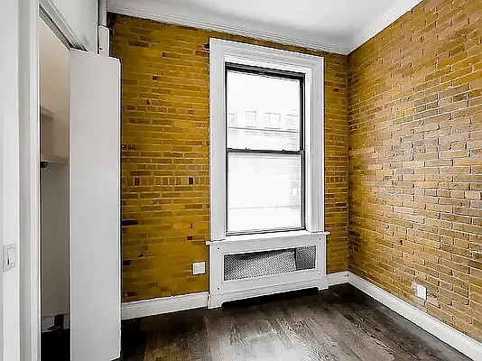 350 3rd Avenue - Photo 2