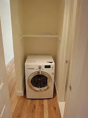 340 East 61st Street - Photo 4