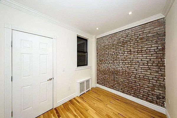 340 East 61st Street - Photo 2