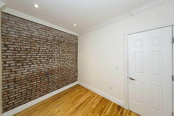 340 East 61st Street - Photo 3
