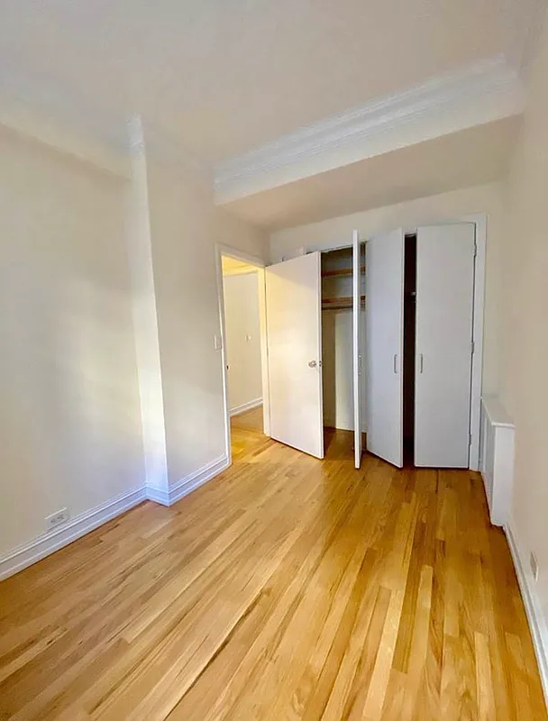 East 46th Street third avenue - Photo 1
