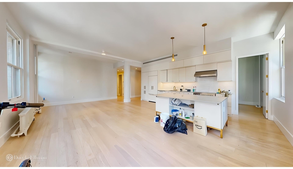 452 Broome St - Photo 0
