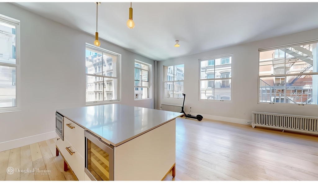452 Broome St - Photo 9