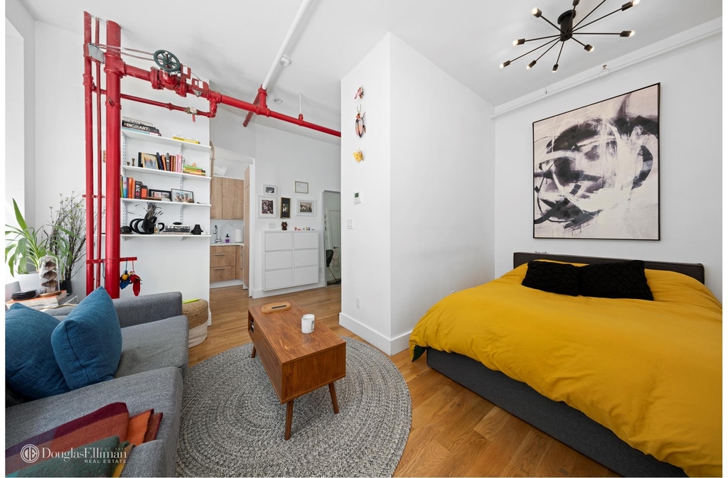 517 W 45th St - Photo 2