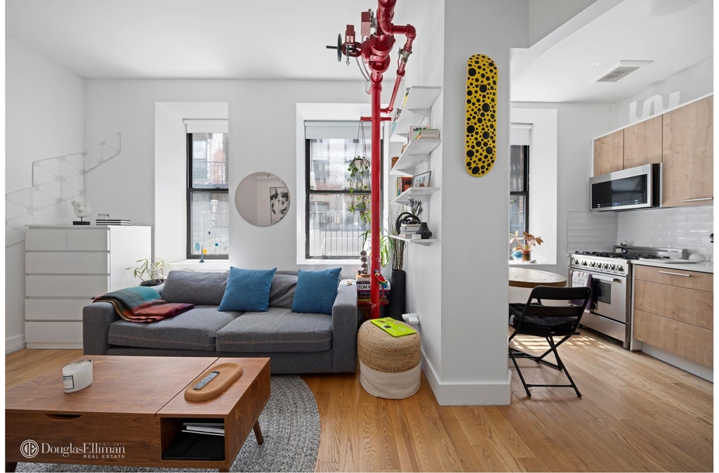 517 W 45th St - Photo 0