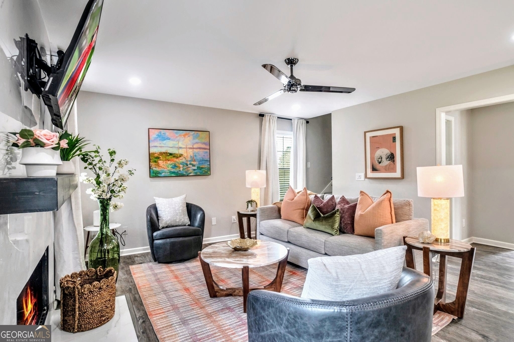8008 Clearview Circle - Photo 2