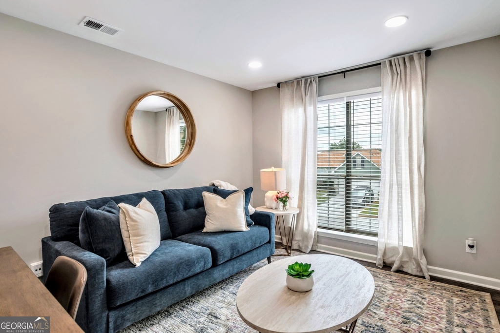 8008 Clearview Circle - Photo 5