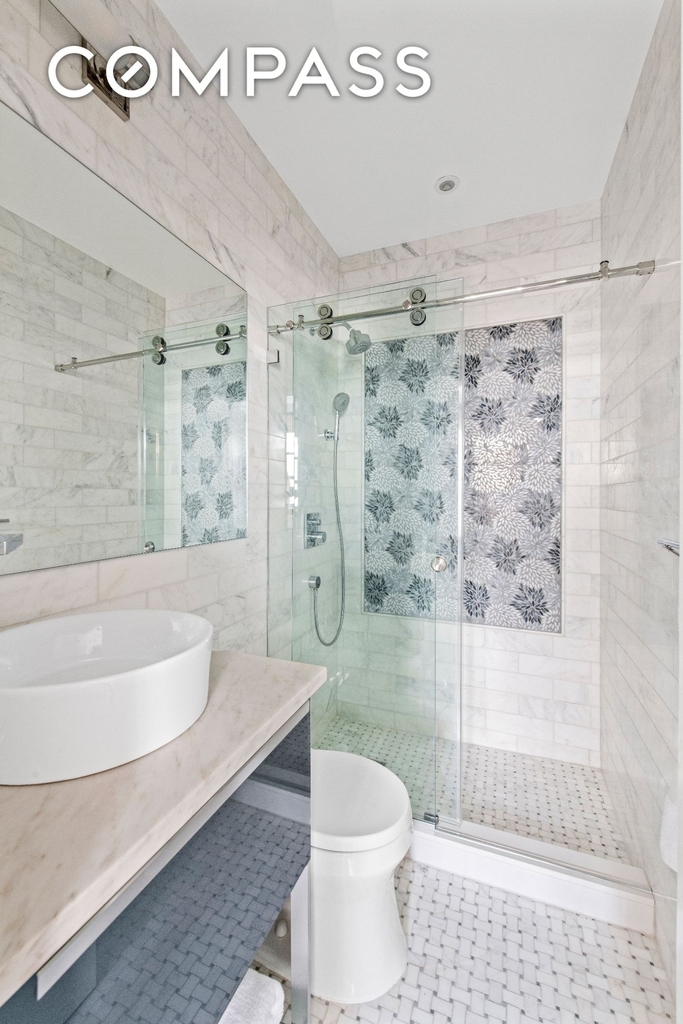 135 Ridge Street - Photo 9