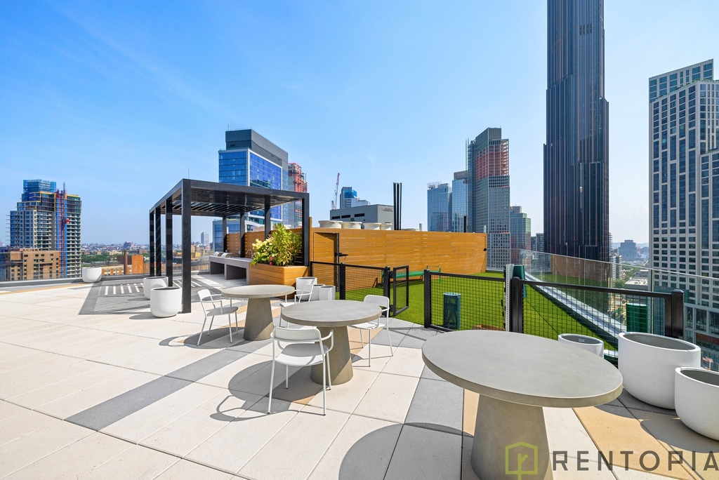 99 Fleet Place - Photo 10