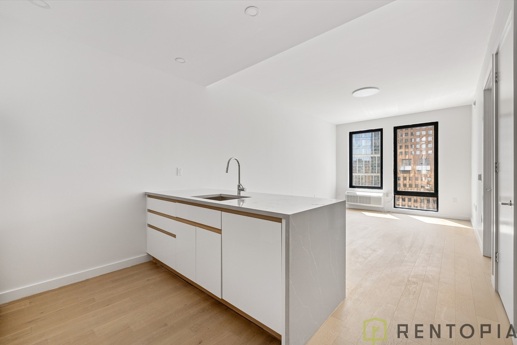99 Fleet Place - Photo 3