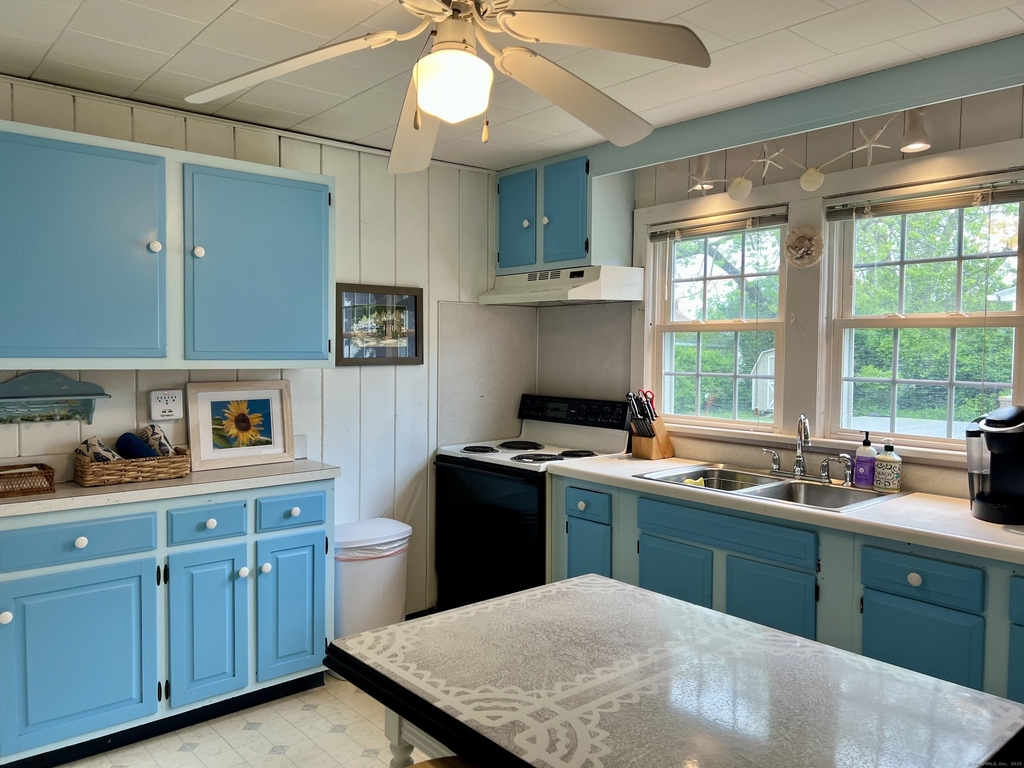 38 Seabreeze Road - Photo 10