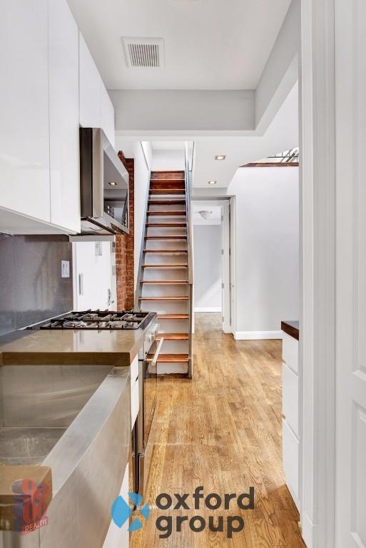 East 13th Street - Photo 4