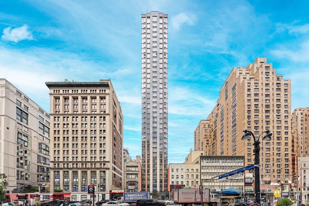 East 34th Street - Photo 2