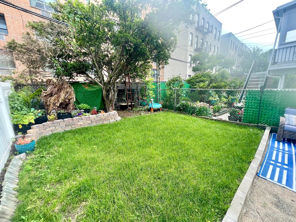 31-39 32nd Street - Photo 0