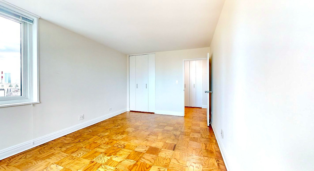 400 East 71st Street - Photo 3