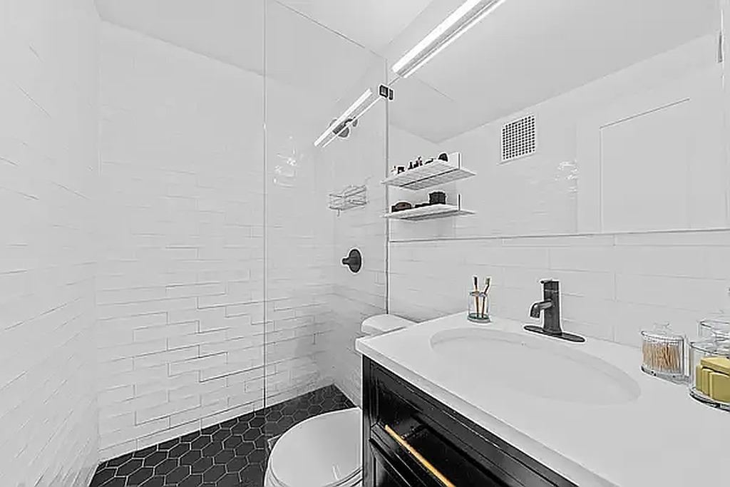 25 East 67th Street - Photo 4