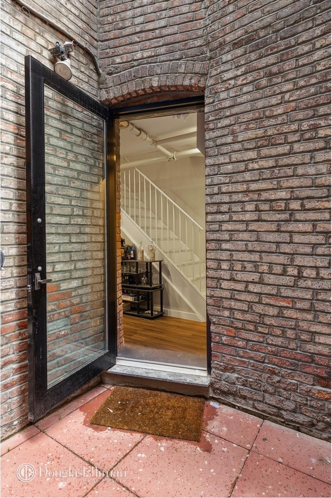 332 E 19th St - Photo 6