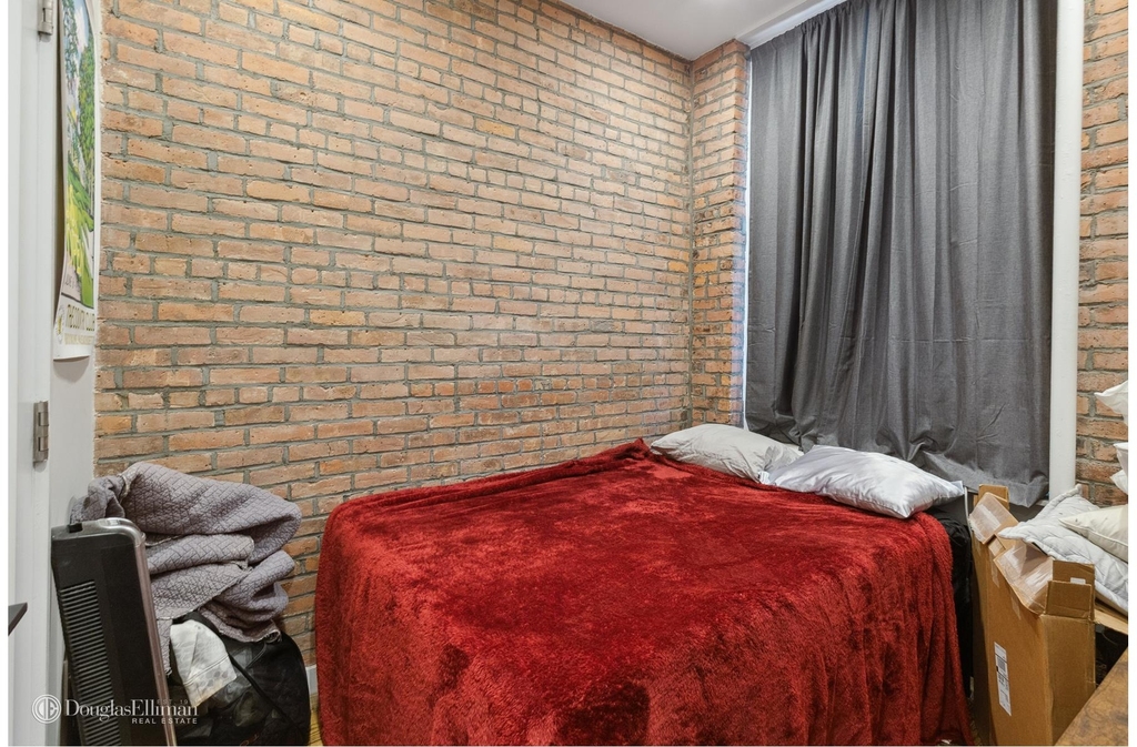 332 E 19th St - Photo 4