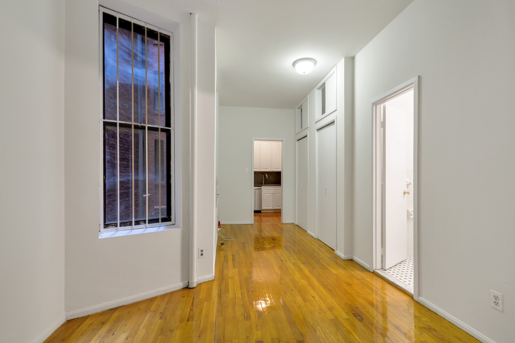 West 45th Street - Photo 3