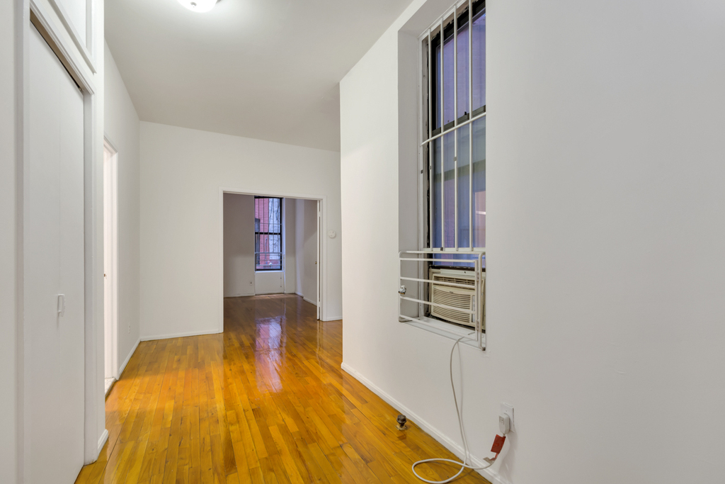 West 45th Street - Photo 1