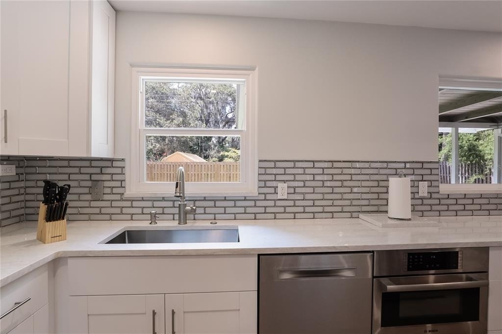 2266 Clematis Street - Photo 6